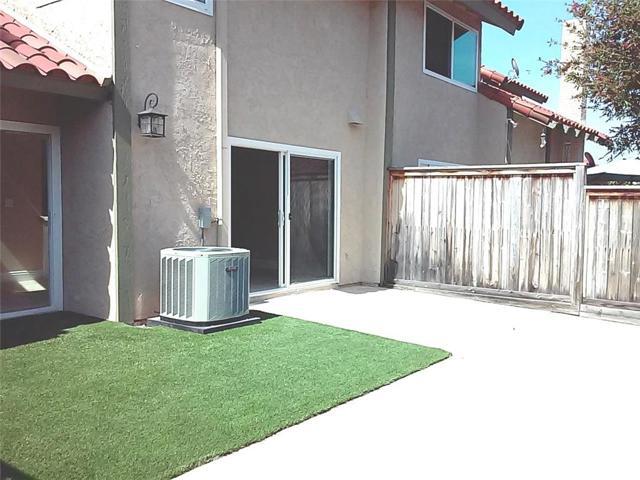 Building Photo - 608 Amber Dr