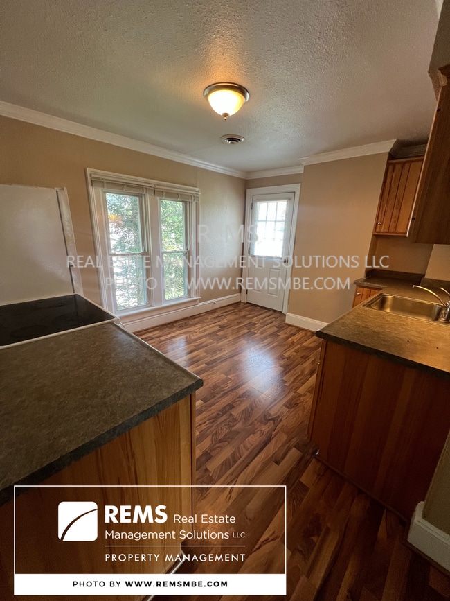 Building Photo - 222 Mill St