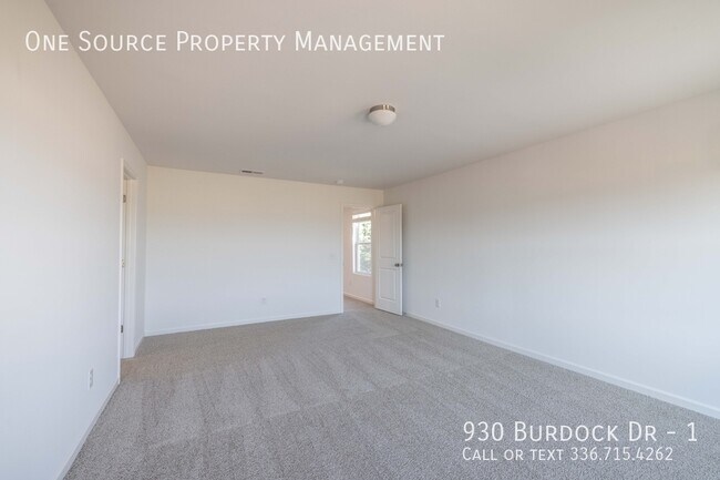 Building Photo - 930 Burdock Dr