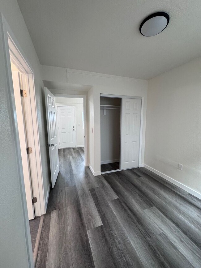 Building Photo - 2728 Orchard Pl