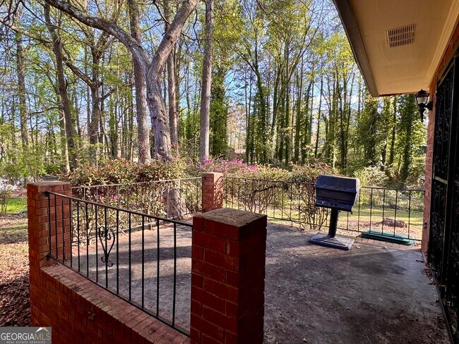 Building Photo - 3710 Creekview Cir