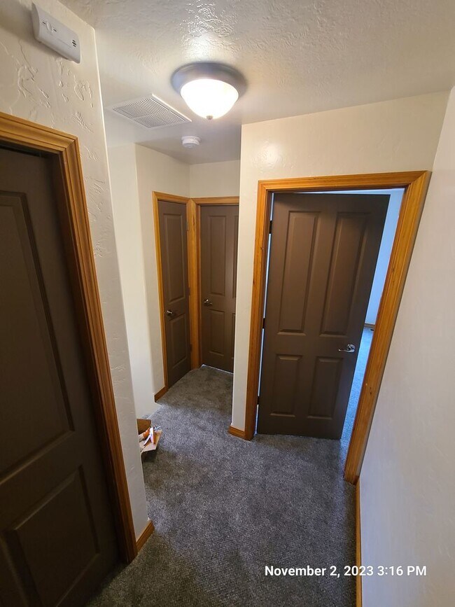 Building Photo - 2418-2420 Ernest