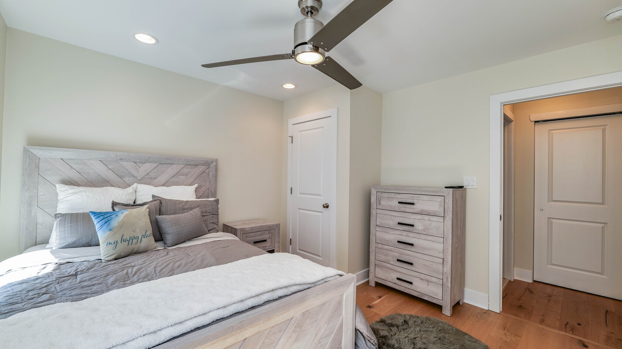 Building Photo - 210 N Madison Ave