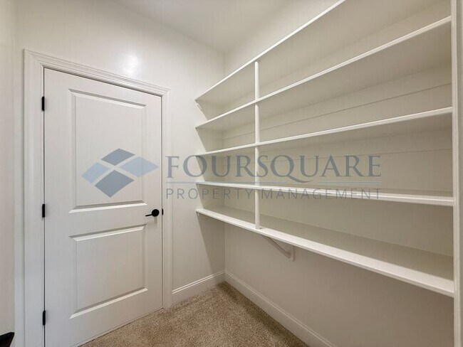 Building Photo - Beautiful  3-Bedroom Home with Loft, Screened Deck & Fenced Backyard – Convenient to Duke Univers...