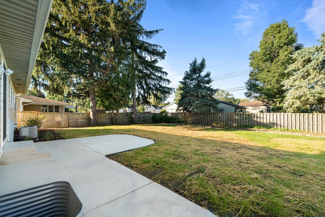Building Photo - 1018 Bonnie Brae Ln
