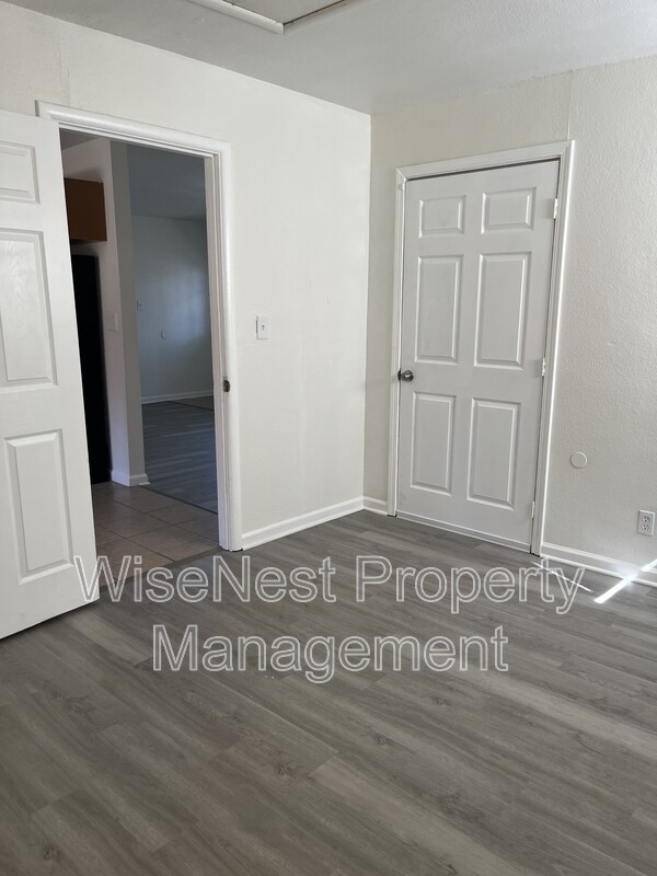 Building Photo - 10804 Newton Ave