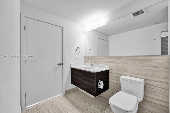 Building Photo - 301 Altara Ave