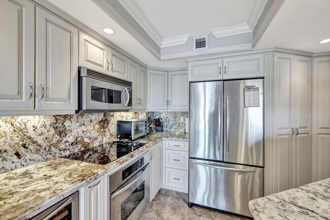 Building Photo - 2100 S Ocean Dr