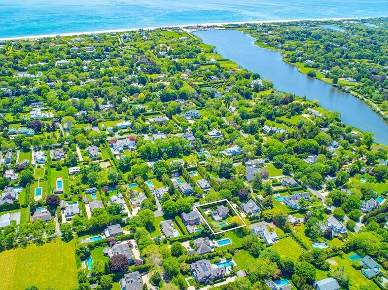 Building Photo - 121 Post Ln