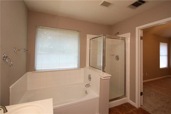 Building Photo - 207 River Crossing Trail