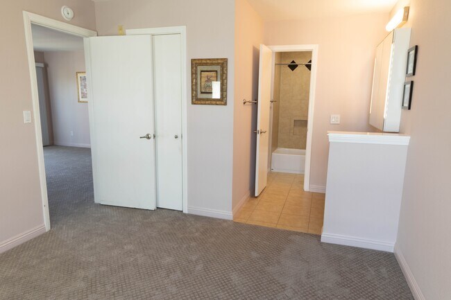 Building Photo - 4860 Rolando Ct