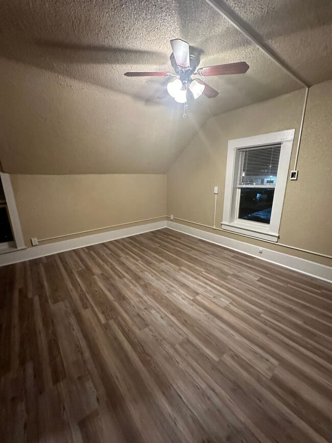 Building Photo - PP - 05