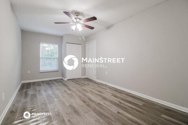 Building Photo - 3 Bedroom Pet-Friendly Home in SANFORD, FL with Main Street Renewal