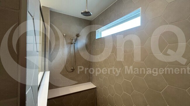Building Photo - 244 Kistler Dr