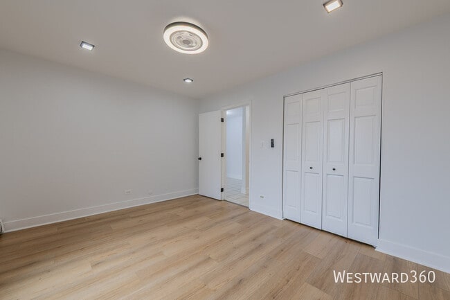 Building Photo - 6320 W 79th St