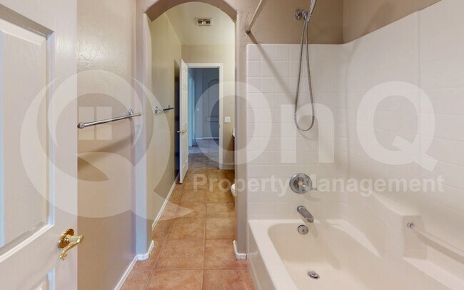 Building Photo - 579 W Tara Danette Dr