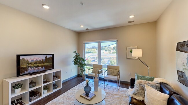 Building Photo - University Square North