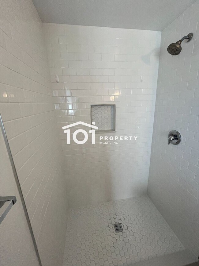 Building Photo - Spacious 3-Bedroom Home Near the Beach — Santa Barbara Shores