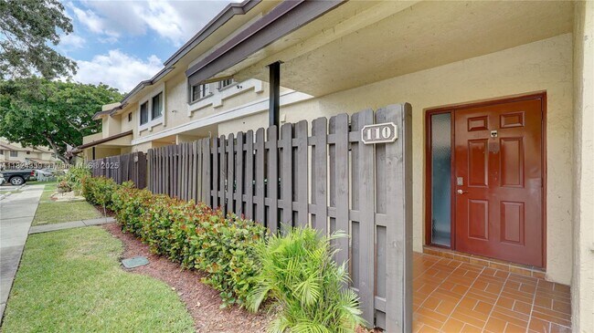 Building Photo - 110 SW 97th Ave