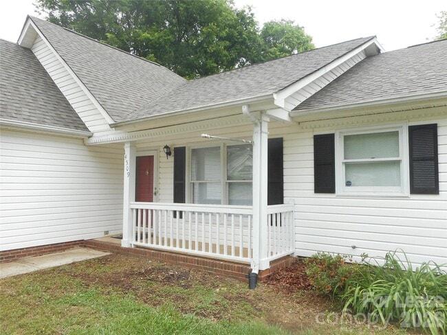 Building Photo - 14509 Cinnamon Field Rd