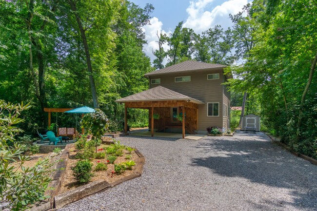 Building Photo - 752 Hiawassee Ave