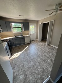 Building Photo - Two Bedroom Duplex in Ringgold GA