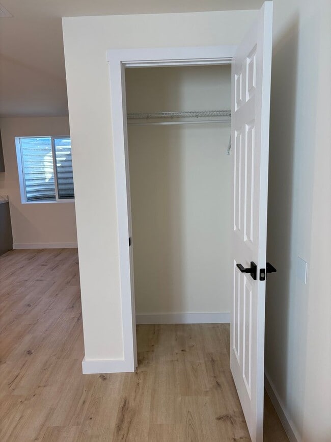 Building Photo - NEWLY RENOVATED 2 bed/ 1 bath Basement Apartment for Rent – All Utilities Included