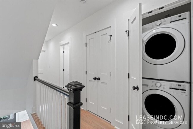 Building Photo - 1708 1/2 10th Street NW-