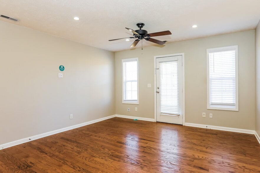 Building Photo - 10007 Nevada Ave