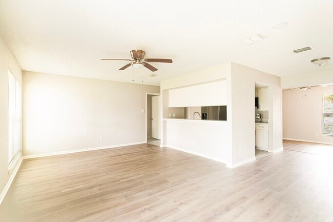 Building Photo - 19414 Leafwood Ln