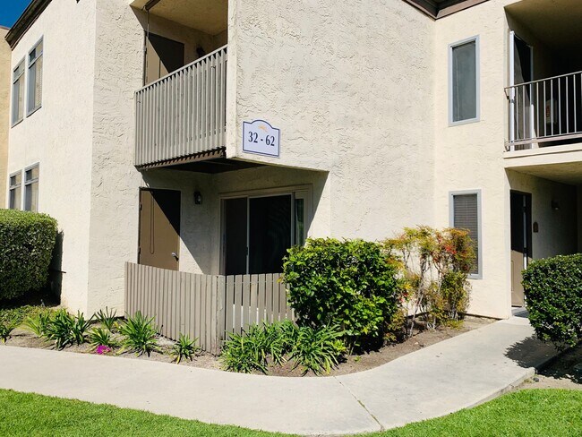 Building Photo - Gated Oceanside 1BR – Pool, Spa, Parking + Water/Trash Included! Won’t Last!