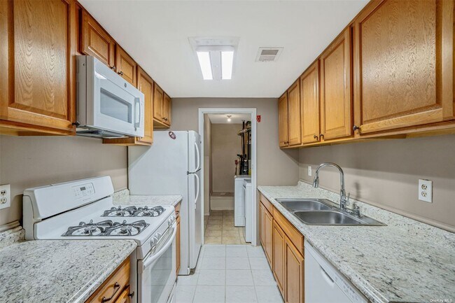 Building Photo - 339 Birchwood Rd