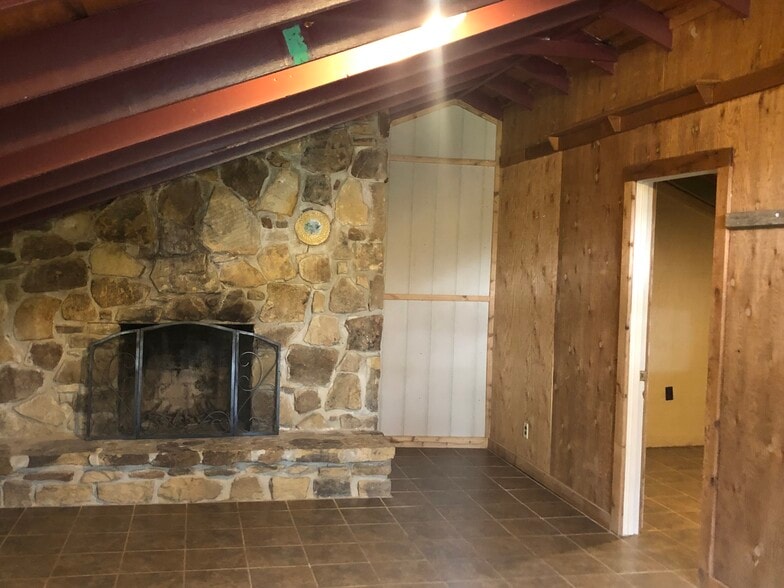 Building Photo - 3213 S Leco Ln