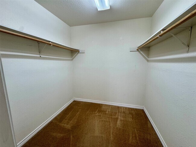 Building Photo - 303 Waterwood Dr