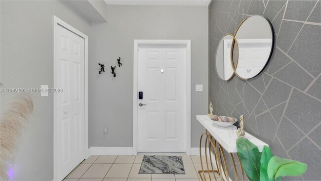 Building Photo - 2342 SE 10th St