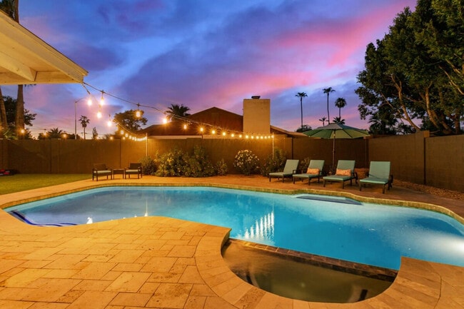 Building Photo - 2530 W Obispo Cir