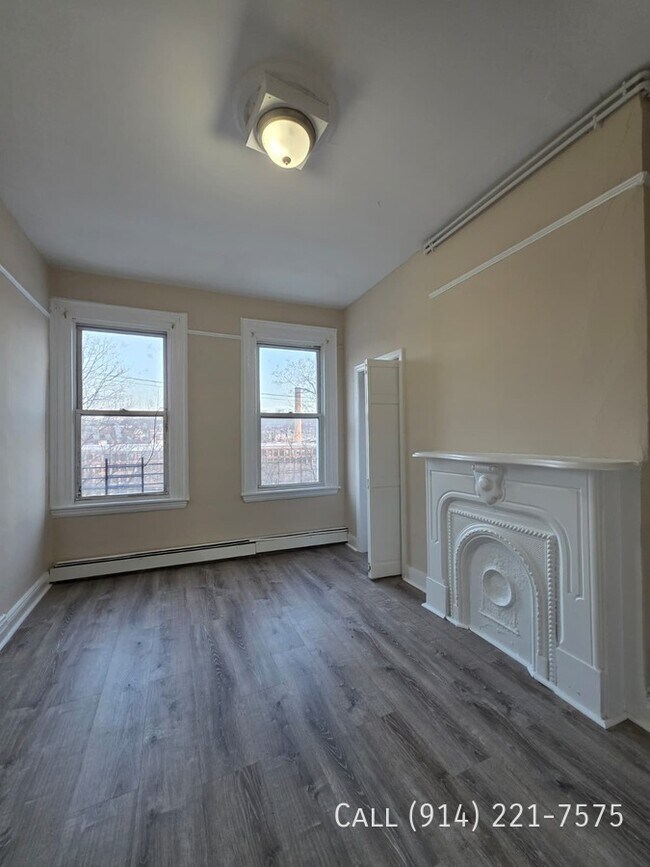 Building Photo - 175 Orchard St