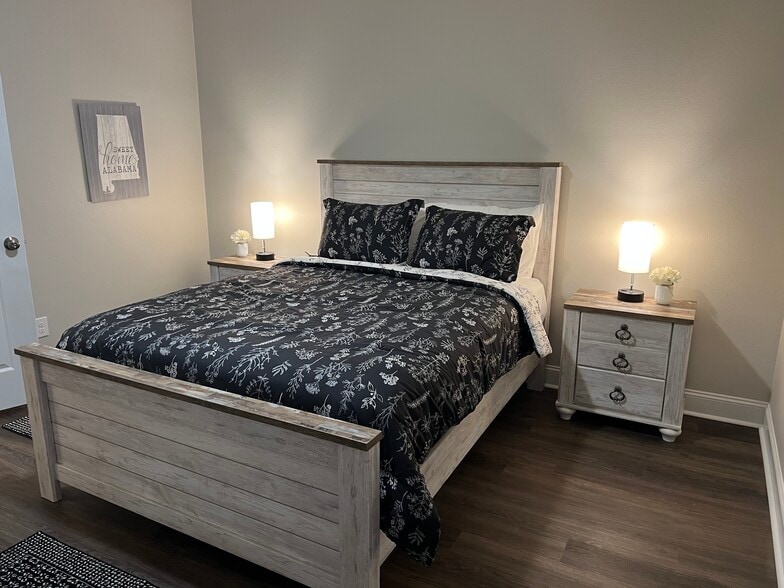 Building Photo - 3218 Veterans Memorial Pky