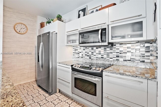 Building Photo - 951 Brickell Ave