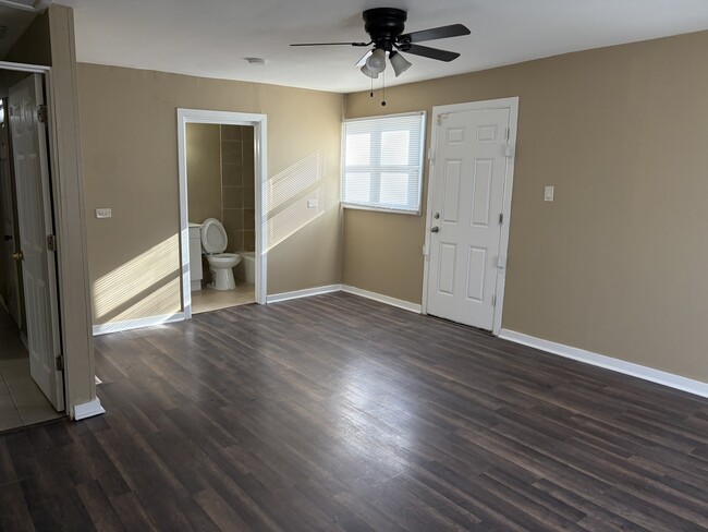 Building Photo - 16130 Justine St