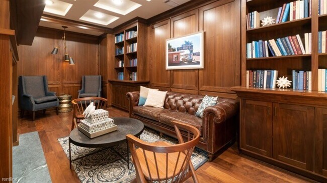 Building Photo - 812 Inverness Ave