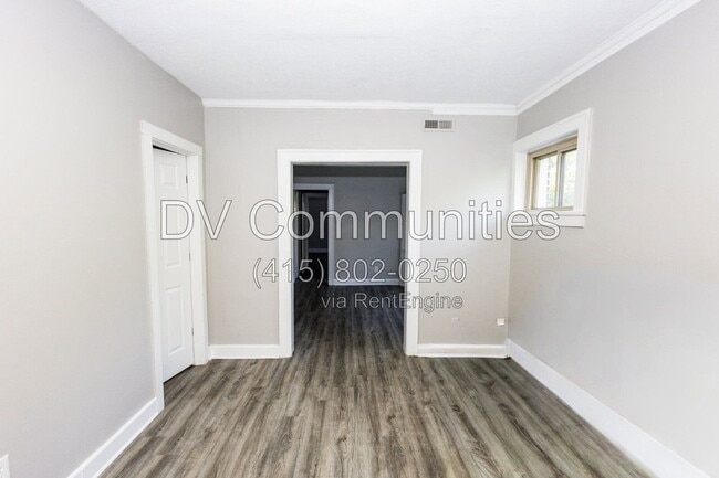 Building Photo - 2988 S Moreland Blvd