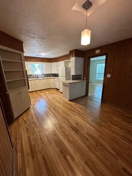 Kitchen - 1213 Lindsey Street