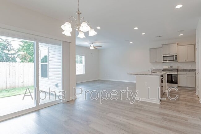 Building Photo - 8 Sabine Leaf Ct