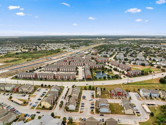 Building Photo - August 2026 Pre-Lease 4 bed Lakeridge - NO CARPET!