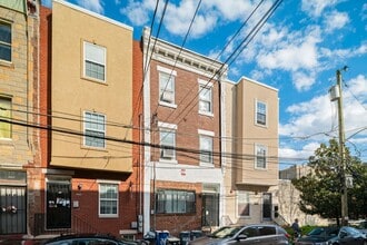 Building Photo - 2213 N Camac St