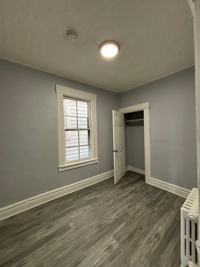 Building Photo - 591 15th Ave