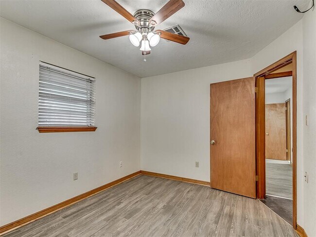 Building Photo - 1518 Boyd St