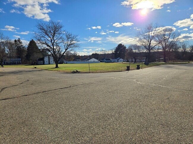 Building Photo - 19 Chapman Ave