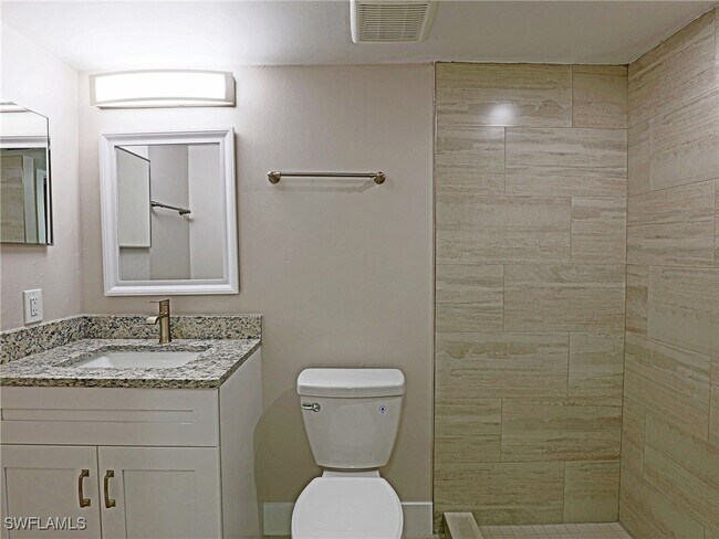 Building Photo - 5305 Summerlin Rd